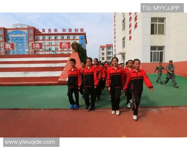 超模与足球明星的爱恋交响曲在璀璨星光下的激情与梦想