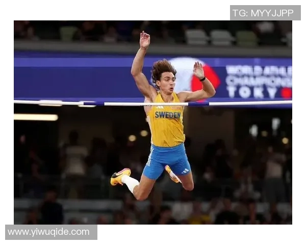 足球巨星勇闯野球场挑战极限展现非凡技艺与激情对决